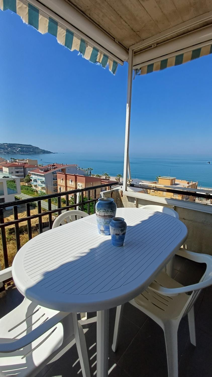 View (from property/room), Balcony/Terrace, Dining area, Sea view