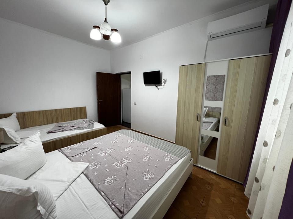 TV and multimedia, Bedroom, wardrobe