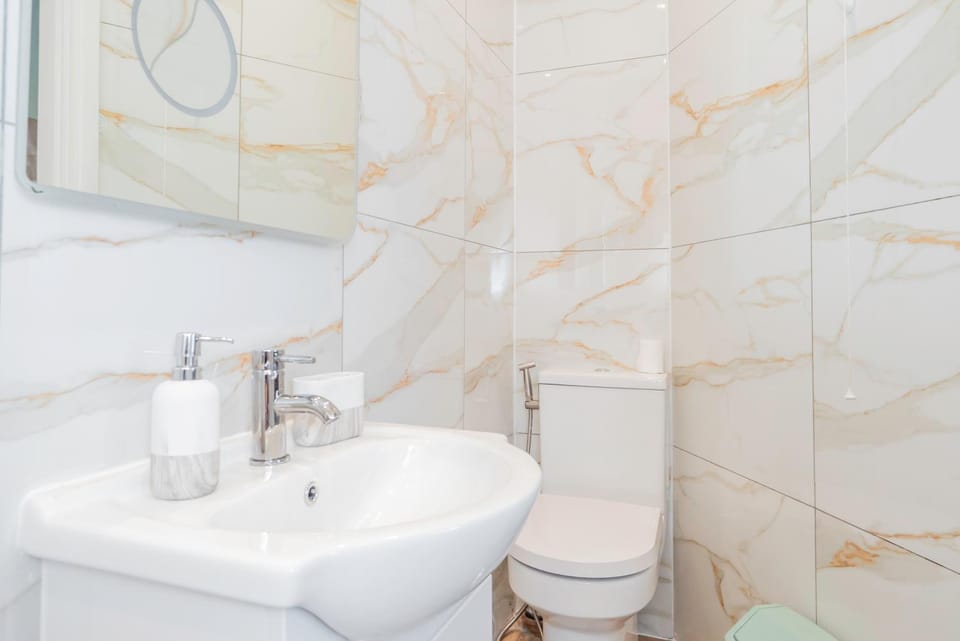 Toilet, Bathroom