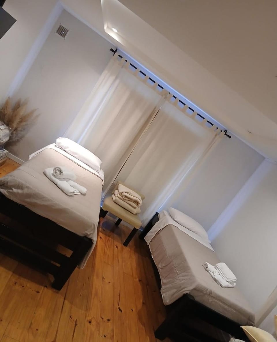 Bed, towels