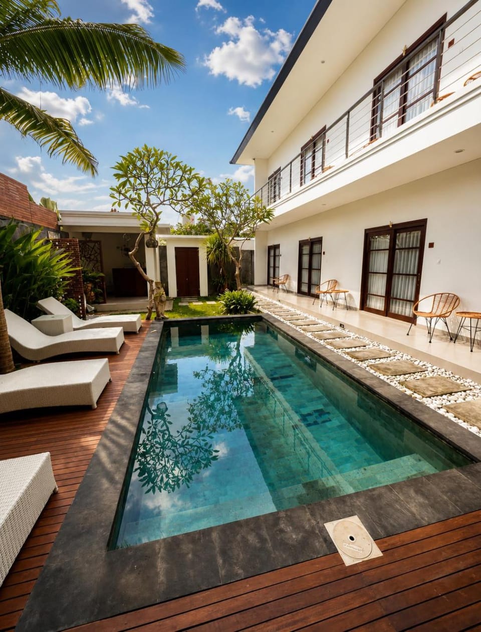Property building, Day, Pool view, Swimming pool, sunbed