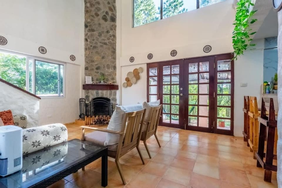 Villa Monte Maria Cabaña en Cerro Azul con piscina y chimenea Villa in Panama City, Panama