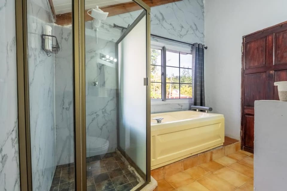 Villa Monte Maria Cabaña en Cerro Azul con piscina y chimenea Villa in Panama City, Panama