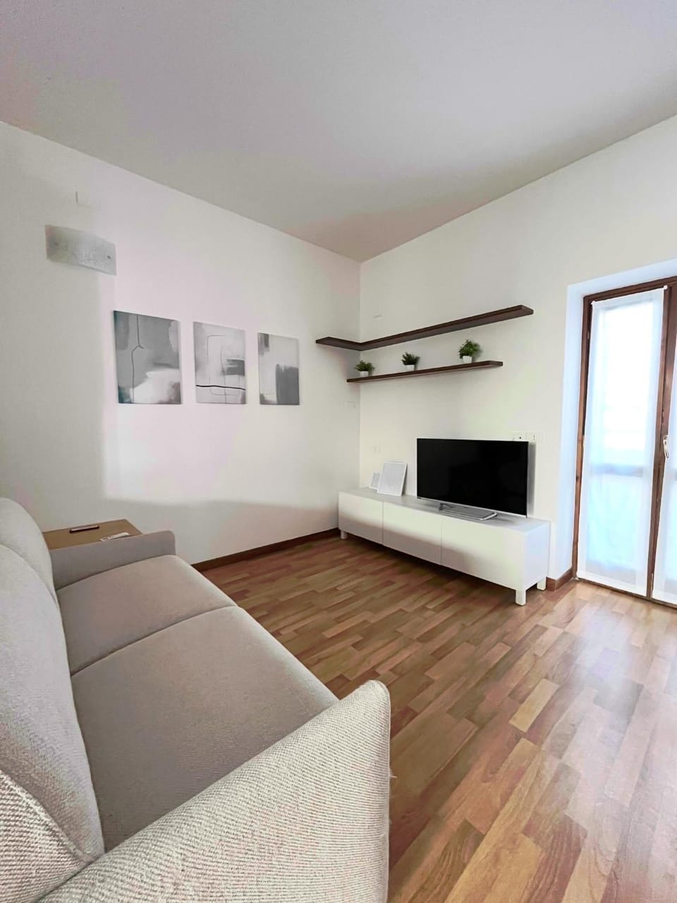 Communal lounge/ TV room
