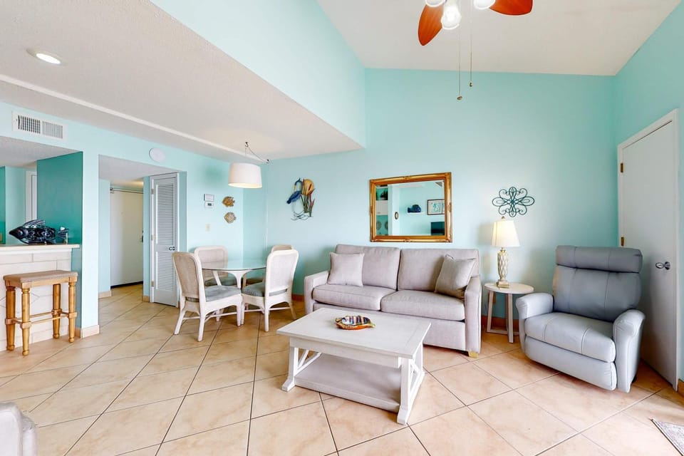 Two-story Gulf-front condo with a pool WiFi washer dryer & central AC Apartment in Orange Beach