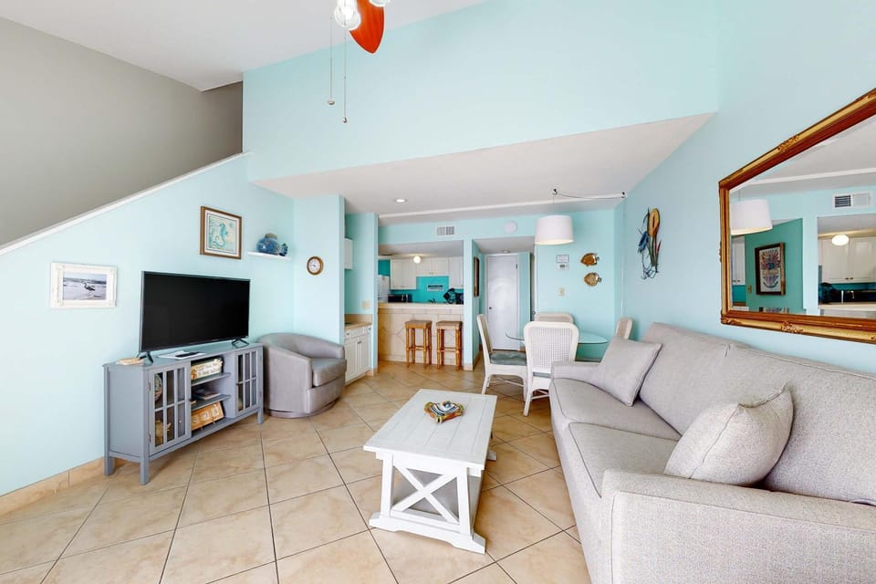 Two-story Gulf-front condo with a pool WiFi washer dryer & central AC Apartment in Orange Beach