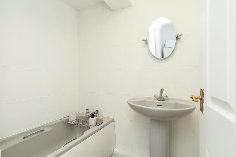 Bathroom, Bath