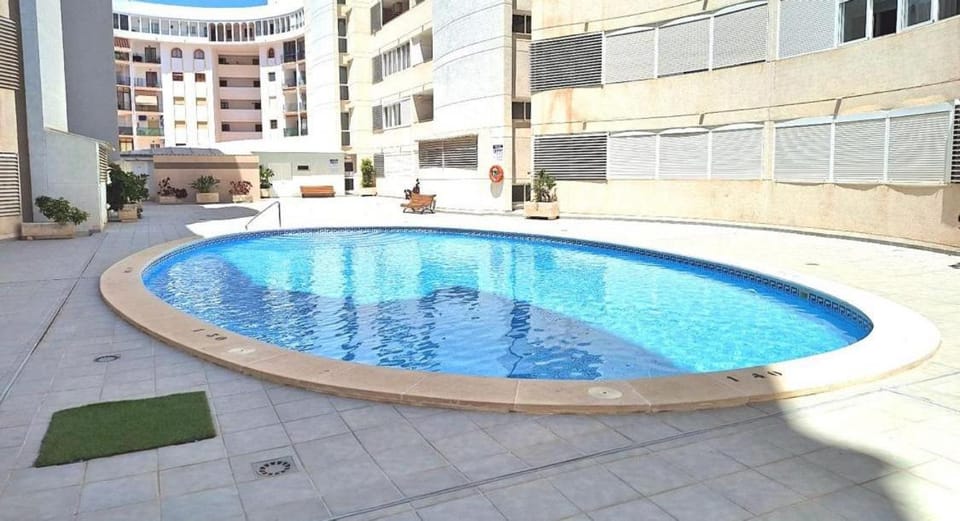 Swimming pool, Swimming pool