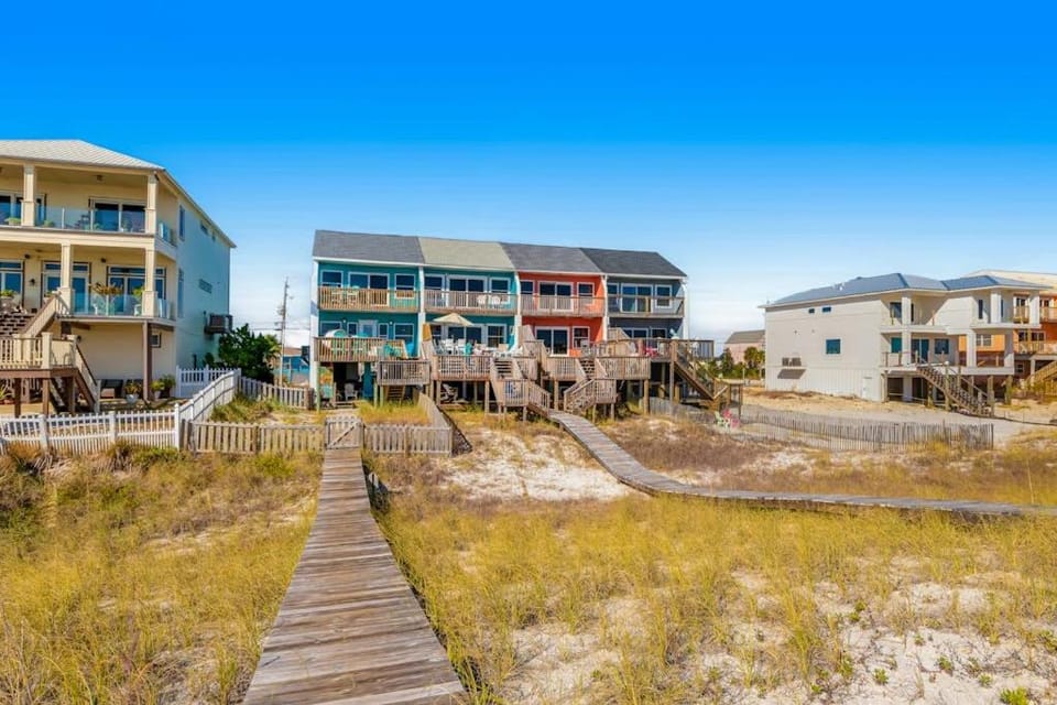 Beachfront Townhome with Beautiful Gulf Views Decks WiFi Laundry & AC House in Pensacola Beach