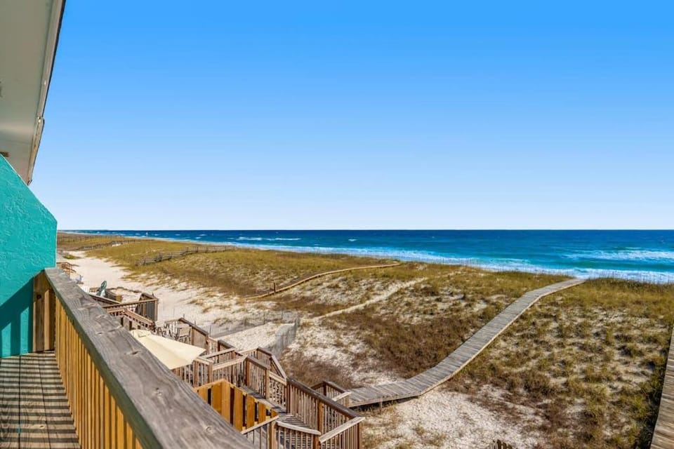 Beachfront Townhome with Beautiful Gulf Views Decks WiFi Laundry & AC House in Pensacola Beach