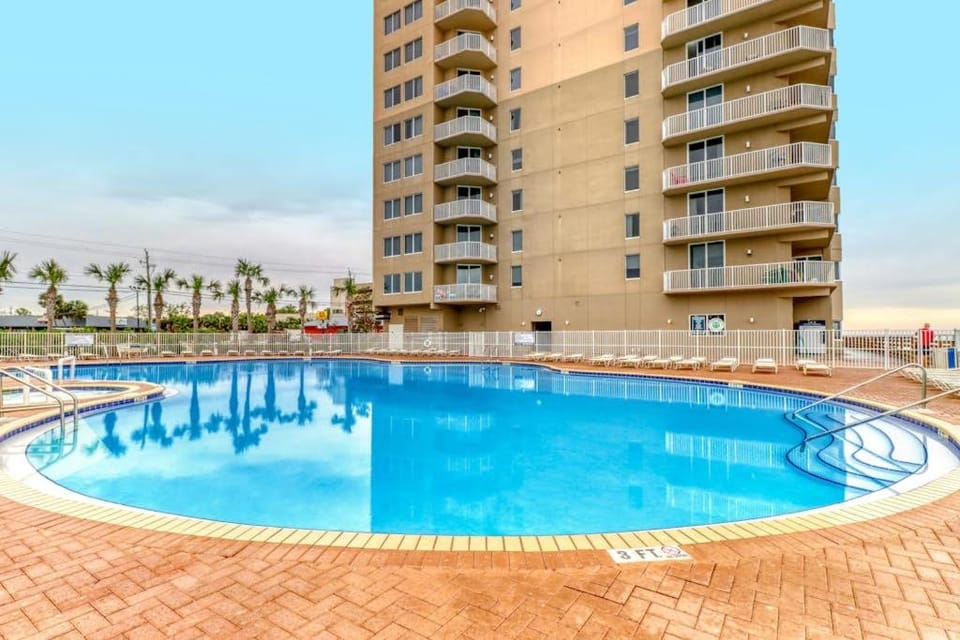 Beachfront dream with central AC washer dryer pools & hot tub House in Panama City Beach