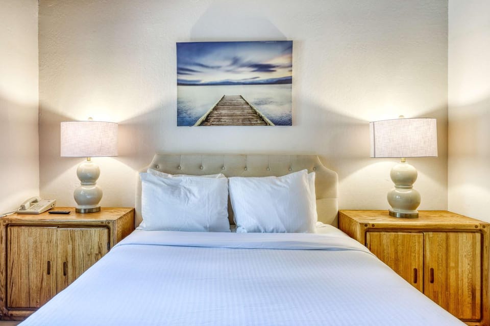 Cozy Studio at Granlibakken Tahoe Resort - Ski-In - Ski-Out with Pool Spa & Minutes from Lake Tahoe Inn in Tahoe City