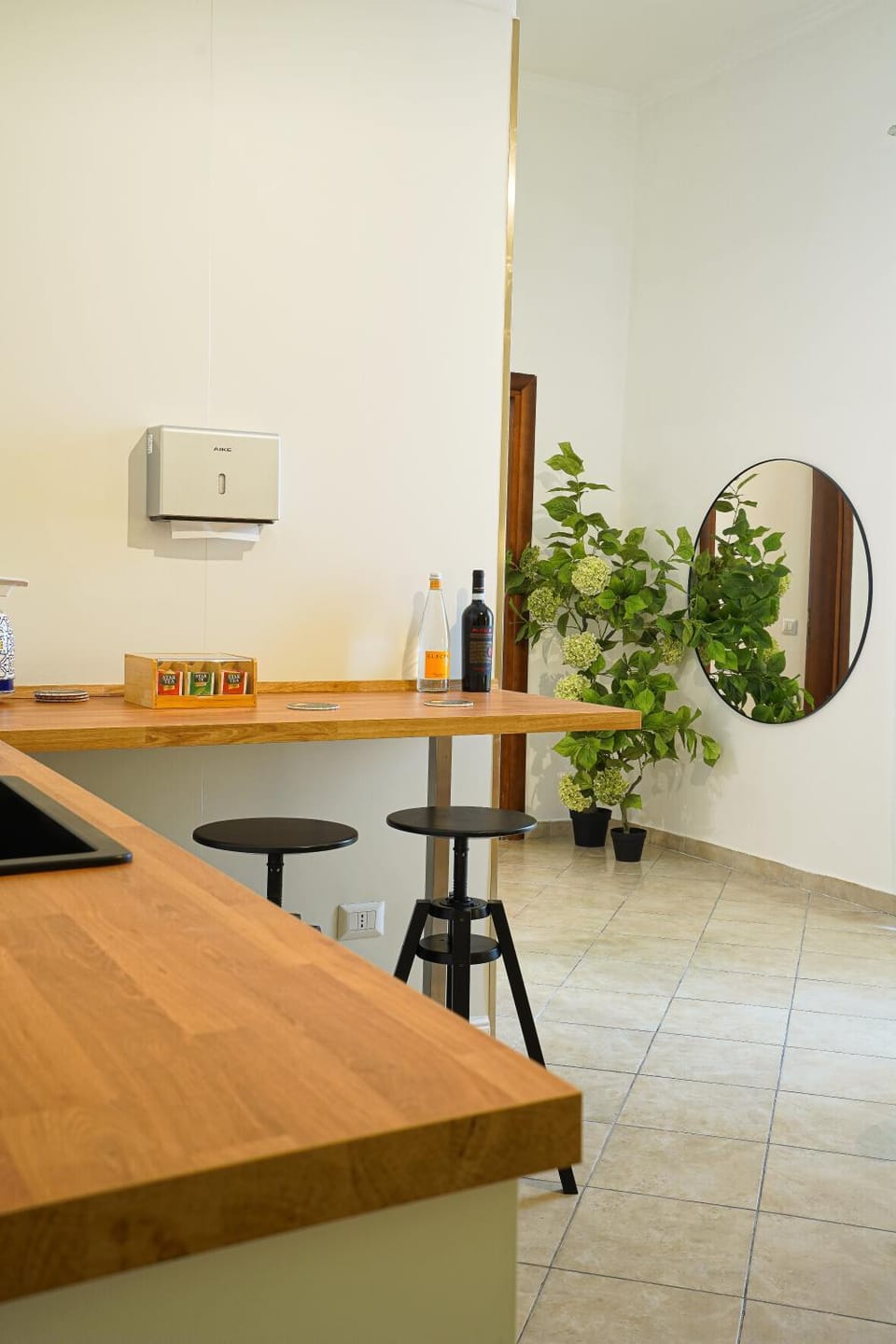 Kitchen or kitchenette