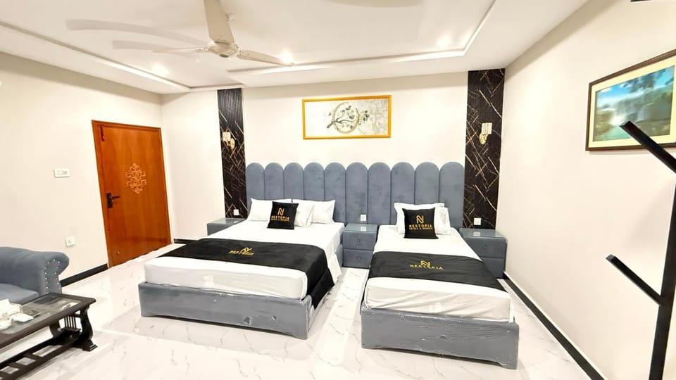 Photo of the whole room, Seating area, Bedroom