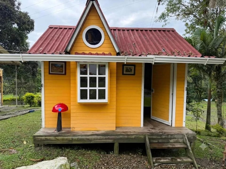 Cabañas Creation Garden - Espacio de Vida Saludable Nature lodge in Cundinamarca, Colombia