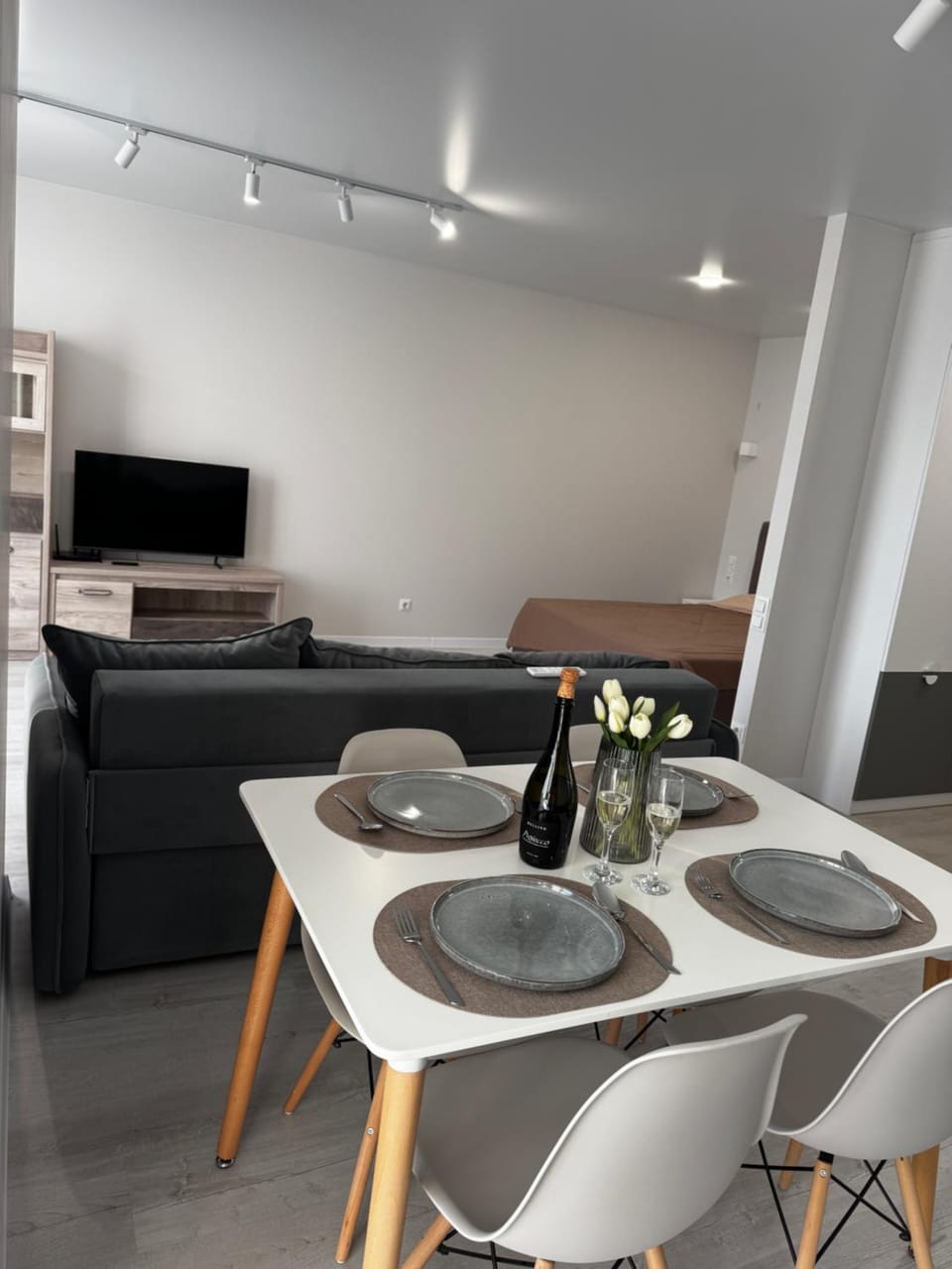 TV and multimedia, Dining area