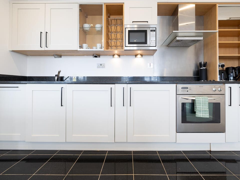 Kitchen or kitchenette, kitchen