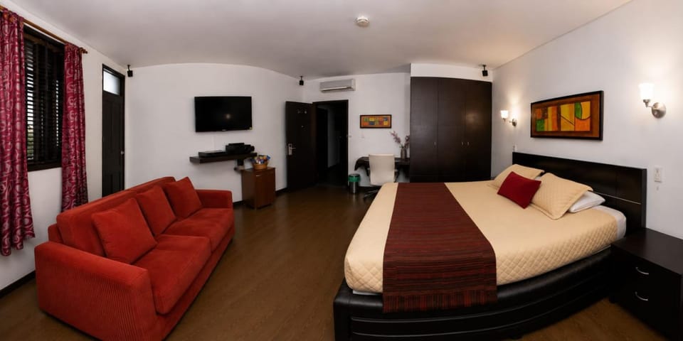 Bed, TV and multimedia, Photo of the whole room, Bedroom, air conditioner