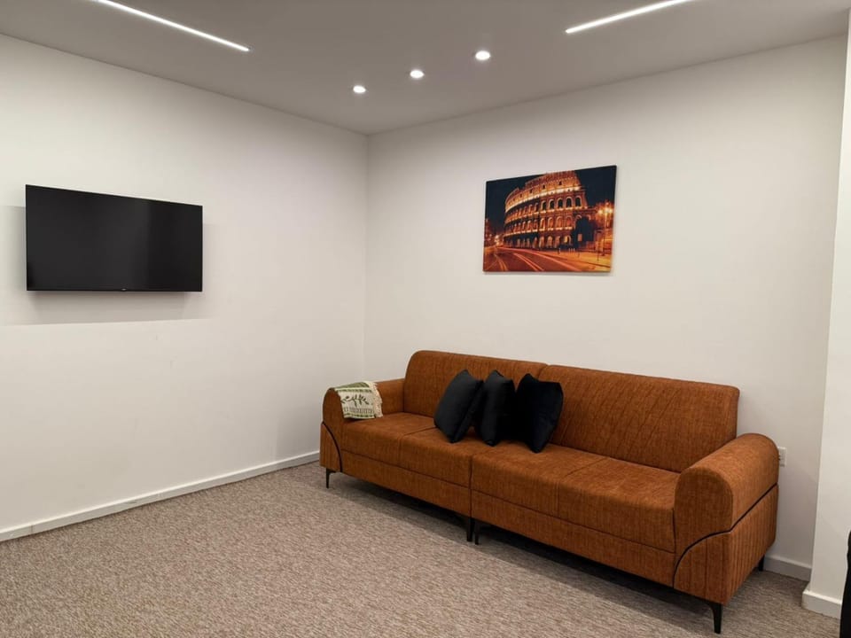 TV and multimedia, Seating area