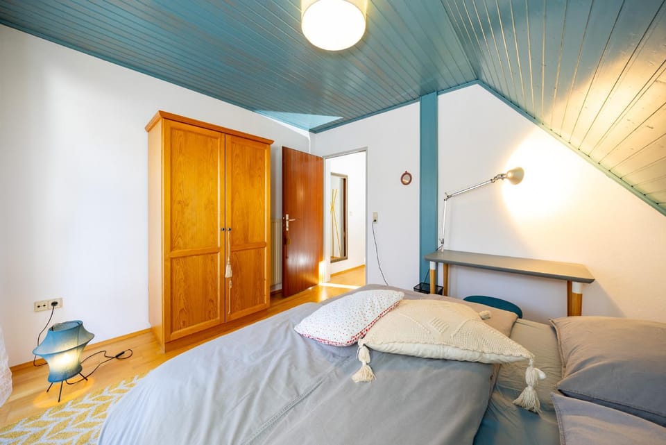 Bed, Photo of the whole room, Bedroom, wardrobe