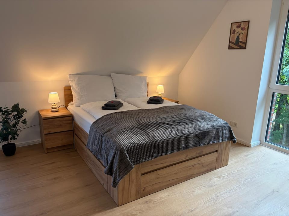 Bed, Photo of the whole room, Bedroom