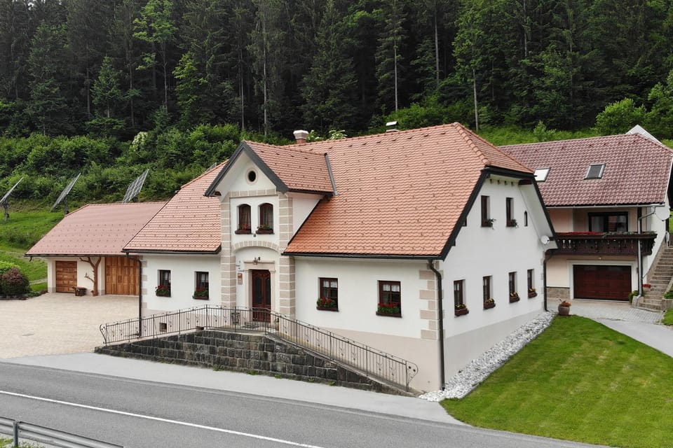 Facade/entrance