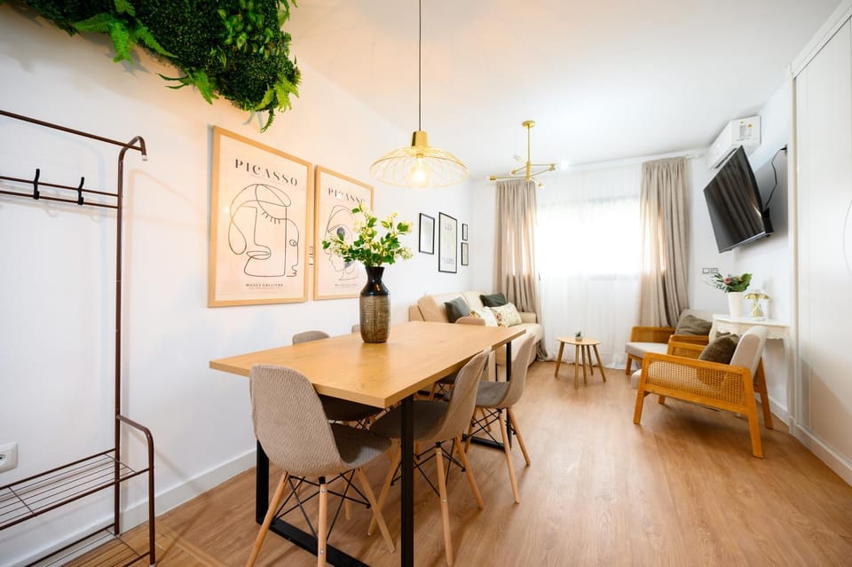 Teatinos Málaga Living 2 dormitorios Parking Apartment in Malaga