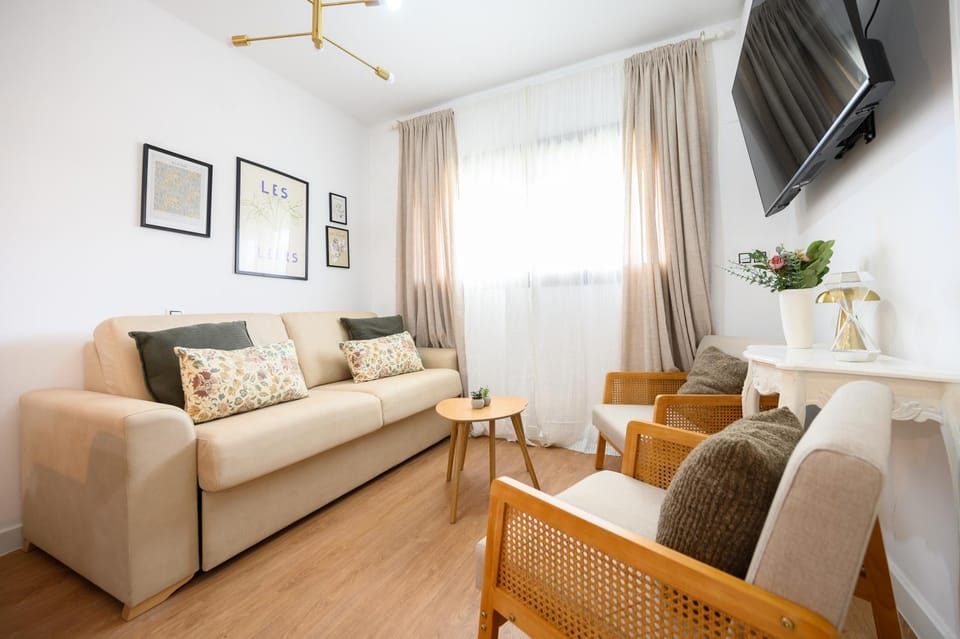 Teatinos Málaga Living 2 dormitorios Parking Apartment in Malaga