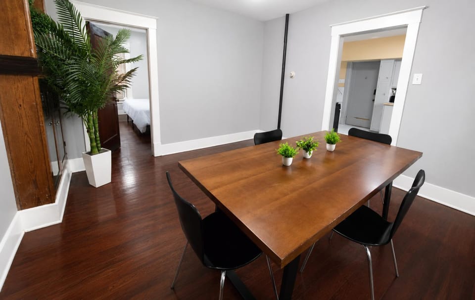 Quiet Apartment Near Buffalo Waterfront Attraction Apartment in Cheektowaga