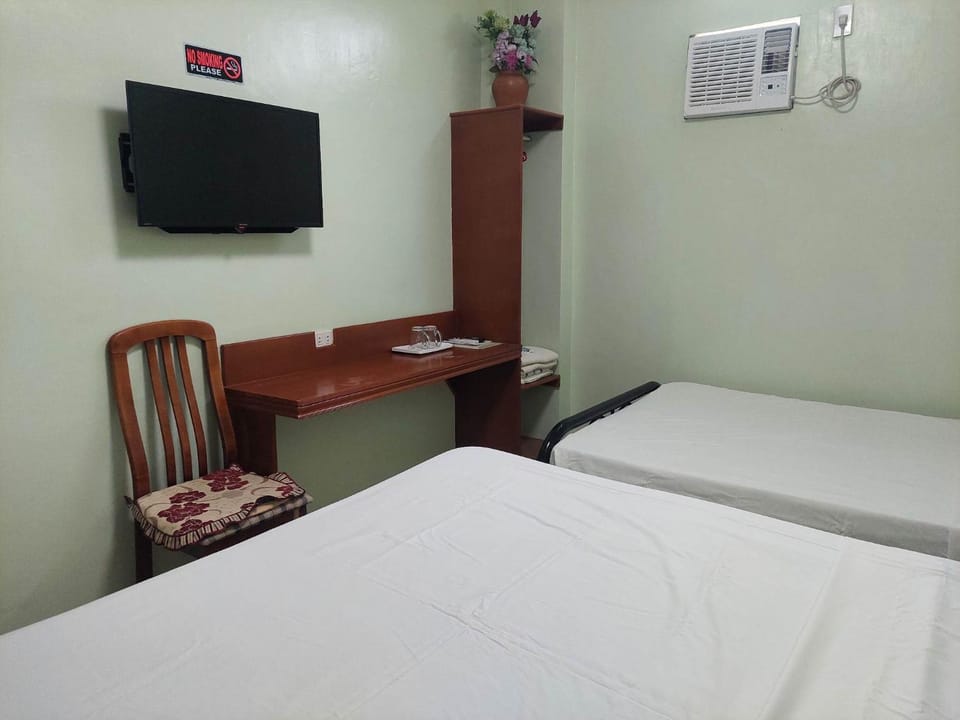 Bed, TV and multimedia, Bedroom, air conditioner