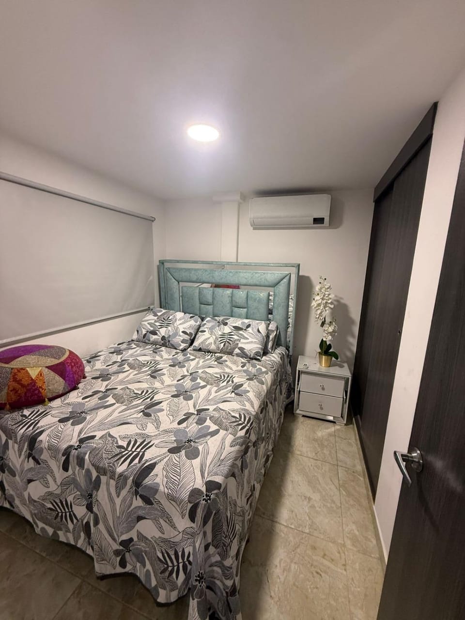 Bed, Photo of the whole room, Bedroom, wardrobe, air conditioner