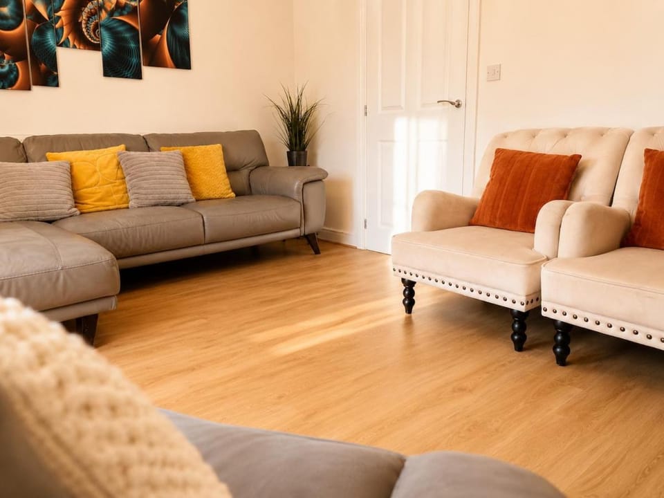 Plane View Villa - Stylish Home in Stechford, Birmingham, Free Parking House in Metropolitan Borough of Solihull