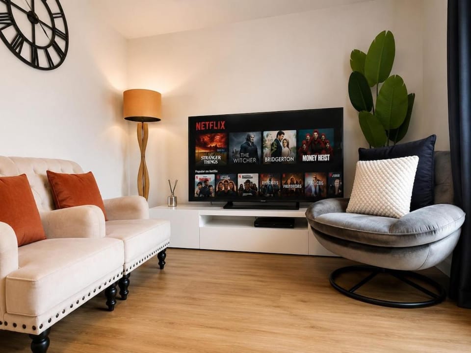 Plane View Villa - Stylish Home in Stechford, Birmingham, Free Parking House in Metropolitan Borough of Solihull