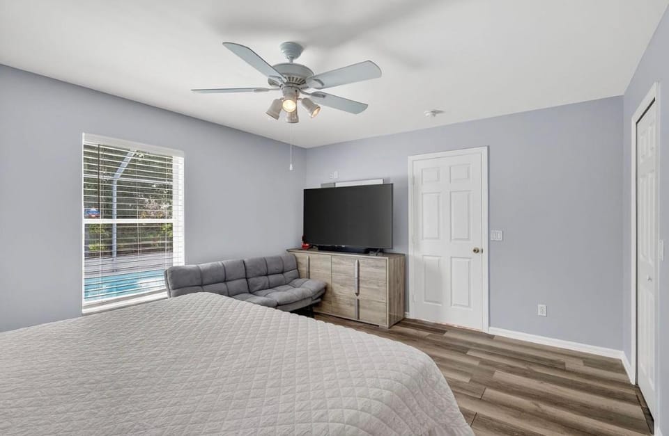 Spacious Master Suite and Pool 10 Min to Tradition Vacation rental in Port Saint Lucie
