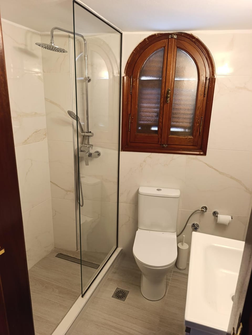 Shower, Toilet, Bathroom