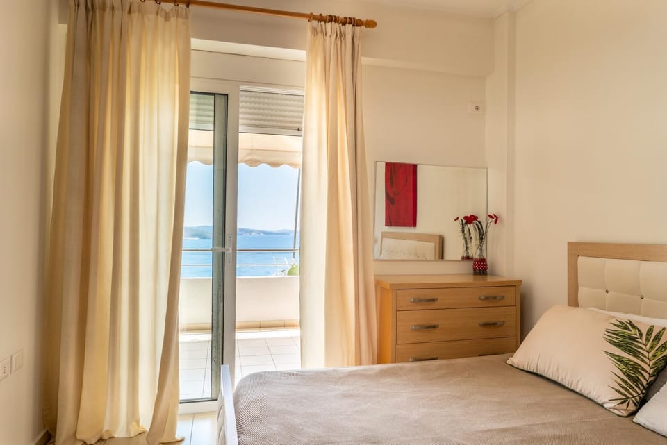 Sea View Getaway Apartment in Sarandë