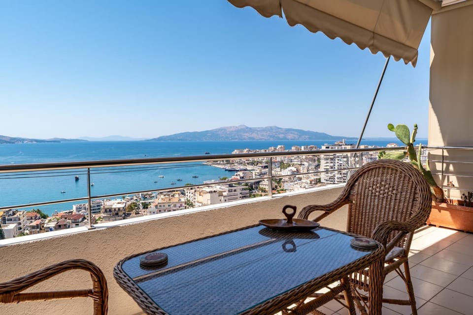 Sea View Getaway Apartment in Sarandë