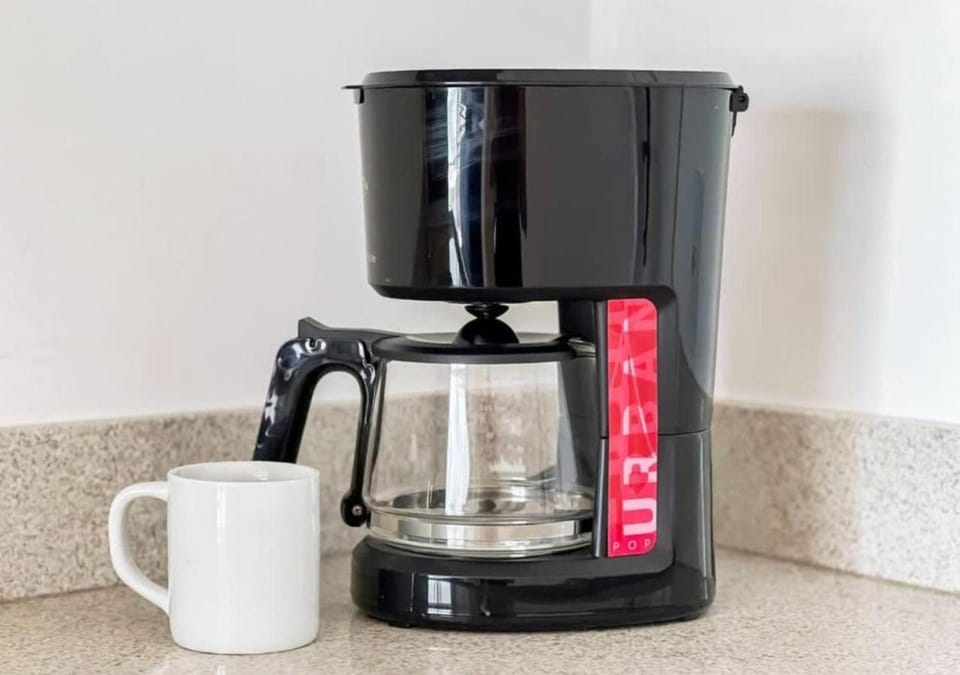 Coffee/tea facilities, Kitchen or kitchenette