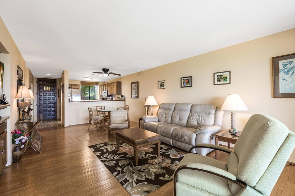 Day, Kitchen or kitchenette, Living room, Seating area, Dining area, furniture
