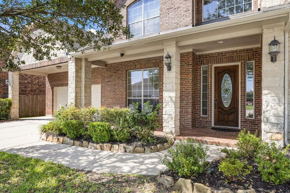 Cozy Home in Houston with heated pool and hot tub Villa in Pearland