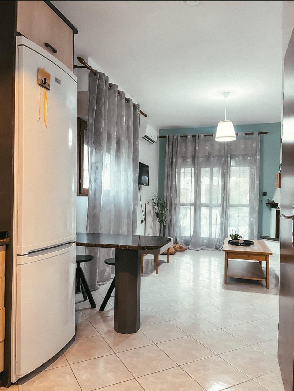 Kitchen or kitchenette, Living room