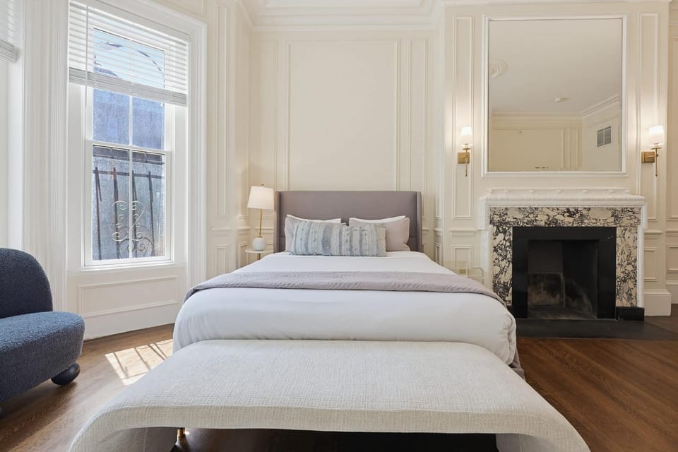 Elegant Back Bay Stay on Hereford Street Apartment in Back Bay