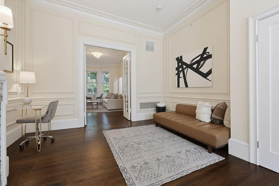 Elegant Back Bay Stay on Hereford Street Apartment in Back Bay