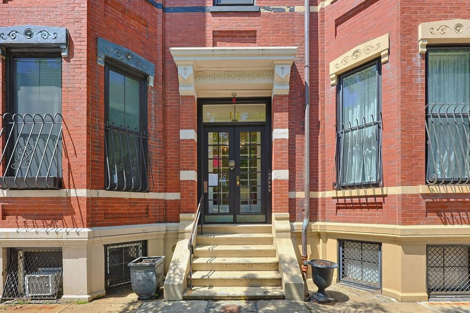 Stylish Boston Stay Walk To T & Newbury St Apartment in Back Bay