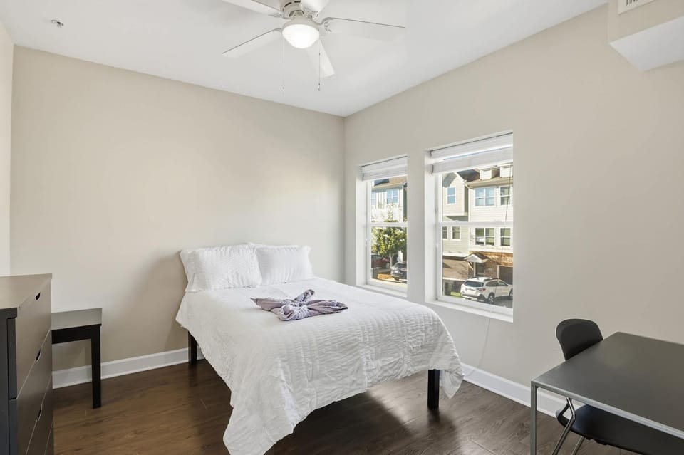 Contemporary Hideout - 7min to Clemson University Apartment in Clemson