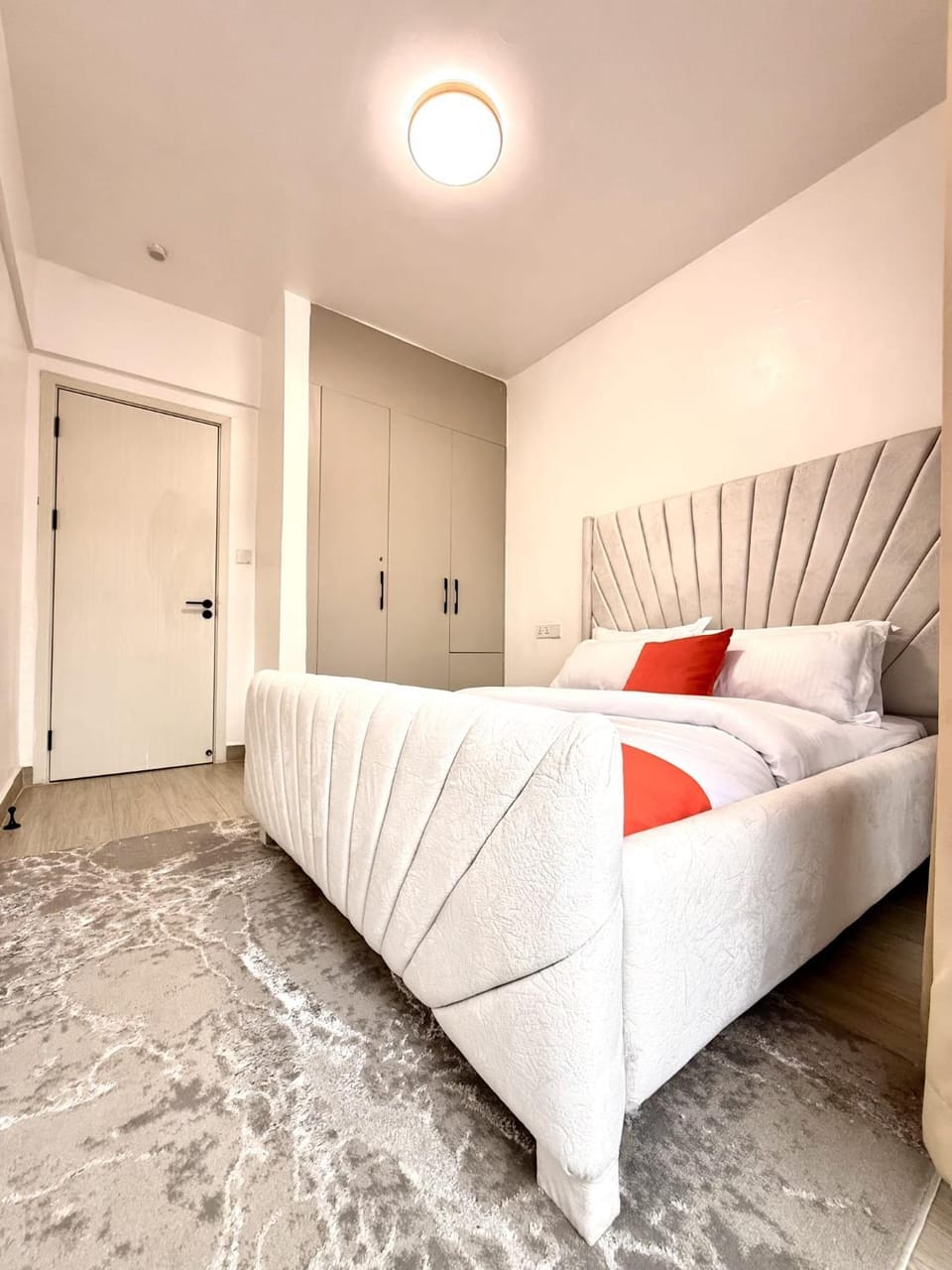 Modern 1BR Apartment, Secure & Central at Pinecrest Apartment in Nairobi County