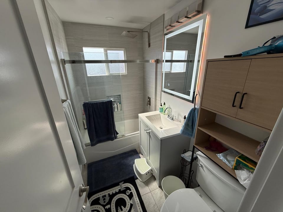 3BR Home with Backyard Hot Tub, Parking Near Beaches LAX SoFi Stadium House in Lawndale