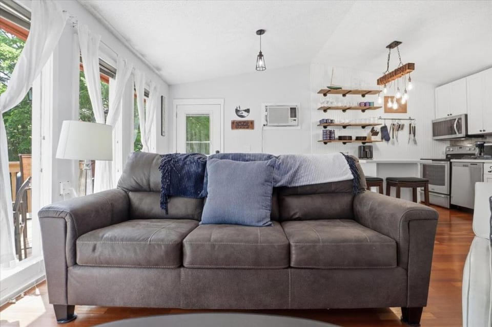 Kitchen or kitchenette, Living room, Seating area