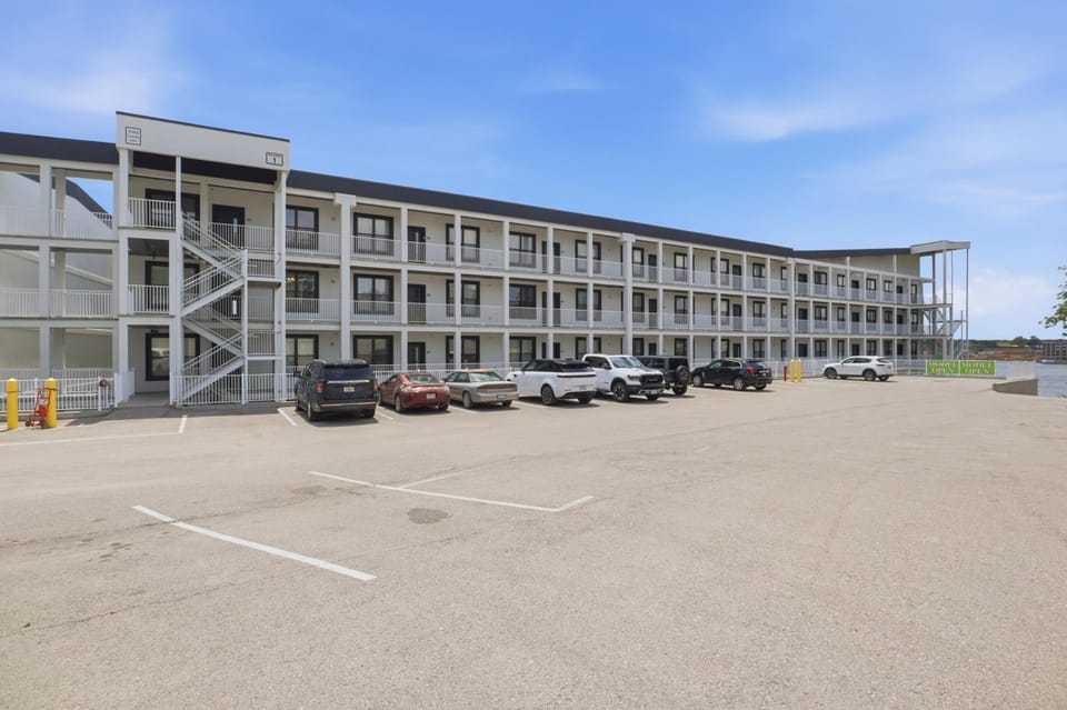 Property building, Day, Parking
