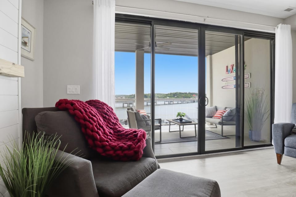 Day, View (from property/room), Living room, Seating area, River view
